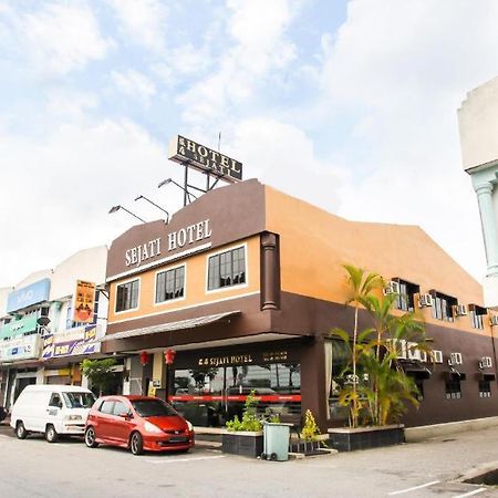 Sejati Hotel Sitiawan Exterior photo